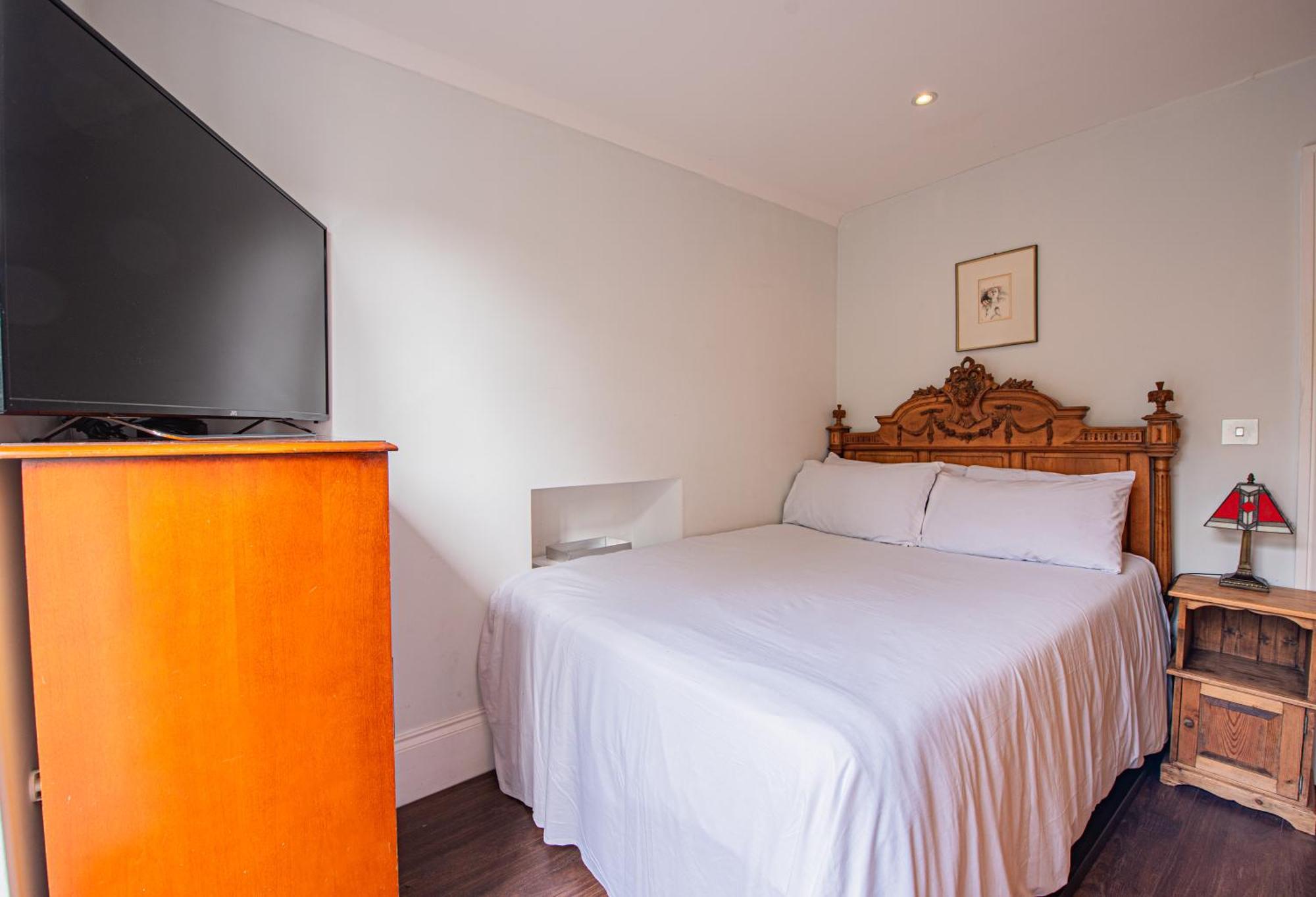 Stylish 1-Bed Flat In Soho - Prime Central Лондон Екстериор снимка